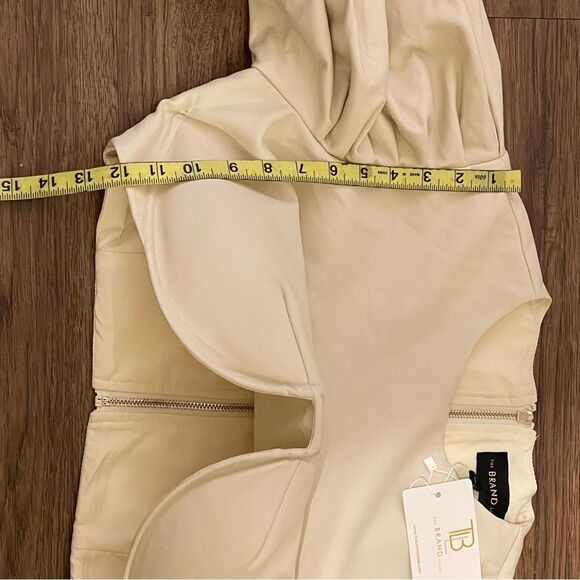 NWT The Brand Label Cropped Top Puffy Sleeve Blouse Cream Color Size XXL - Picture 15 of 16